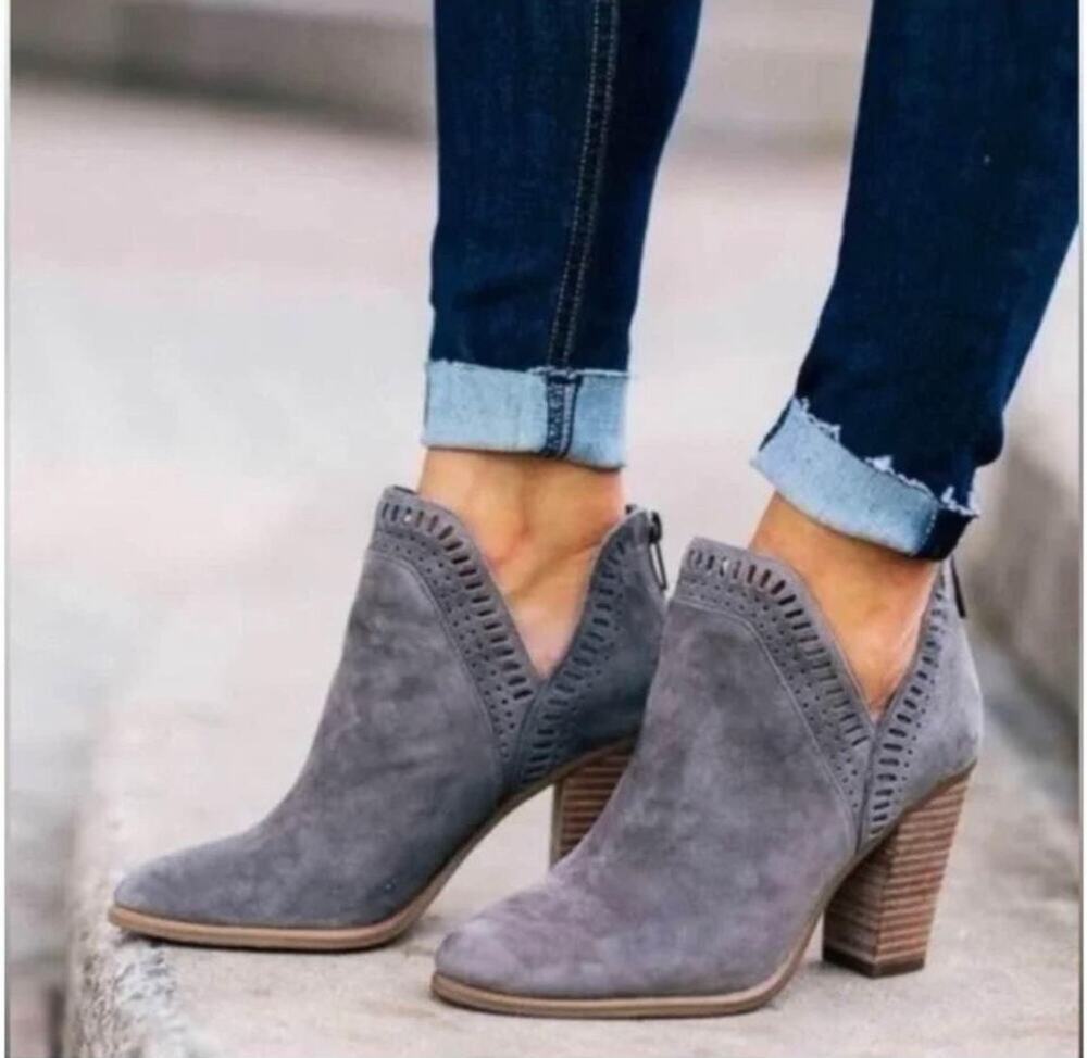 Vince Camuto ‘Fileana’ Grey Suede Split Shaft Ankle Booties Heels Size 4